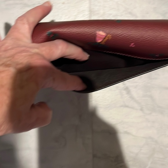 Coach Bells Crossbody bag Wallet Clutch coated canvas Collectible
Holiday NWT - Picture 15 of 16